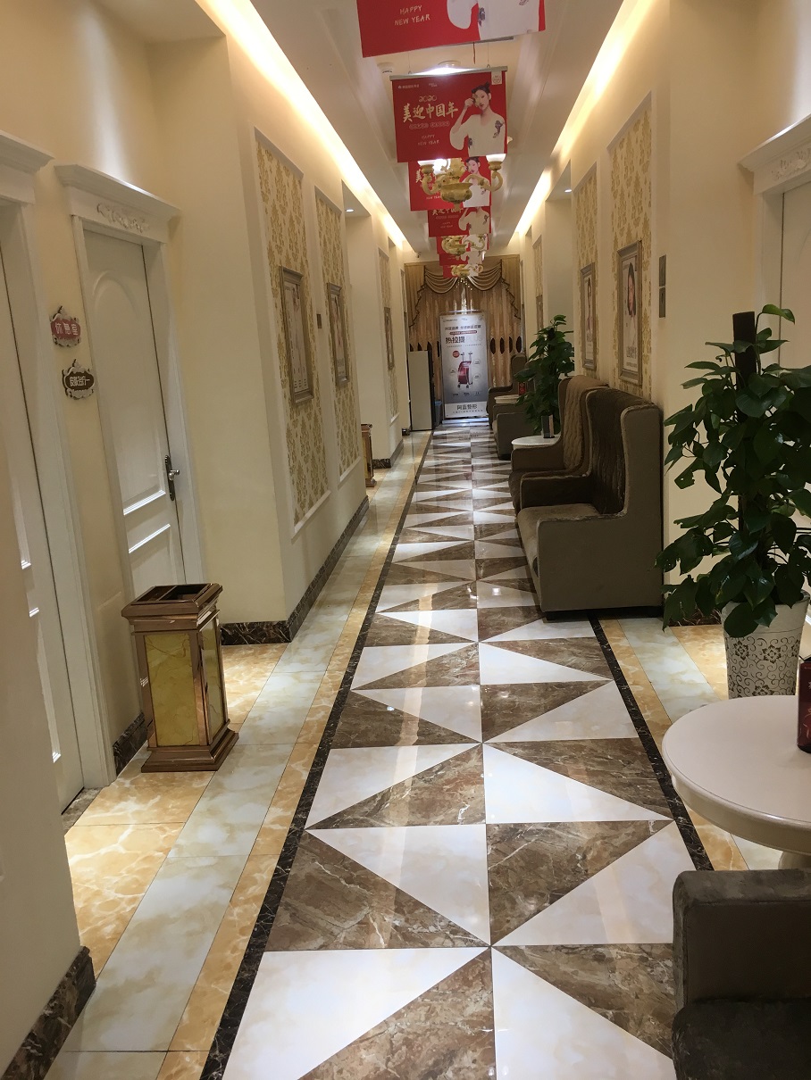 10月30日至10月31日網(wǎng)絡(luò)拍賣人民中路、人民南路、陳壽路、金泉路、延安路、李渡、西興等一批商業(yè)房和住宅