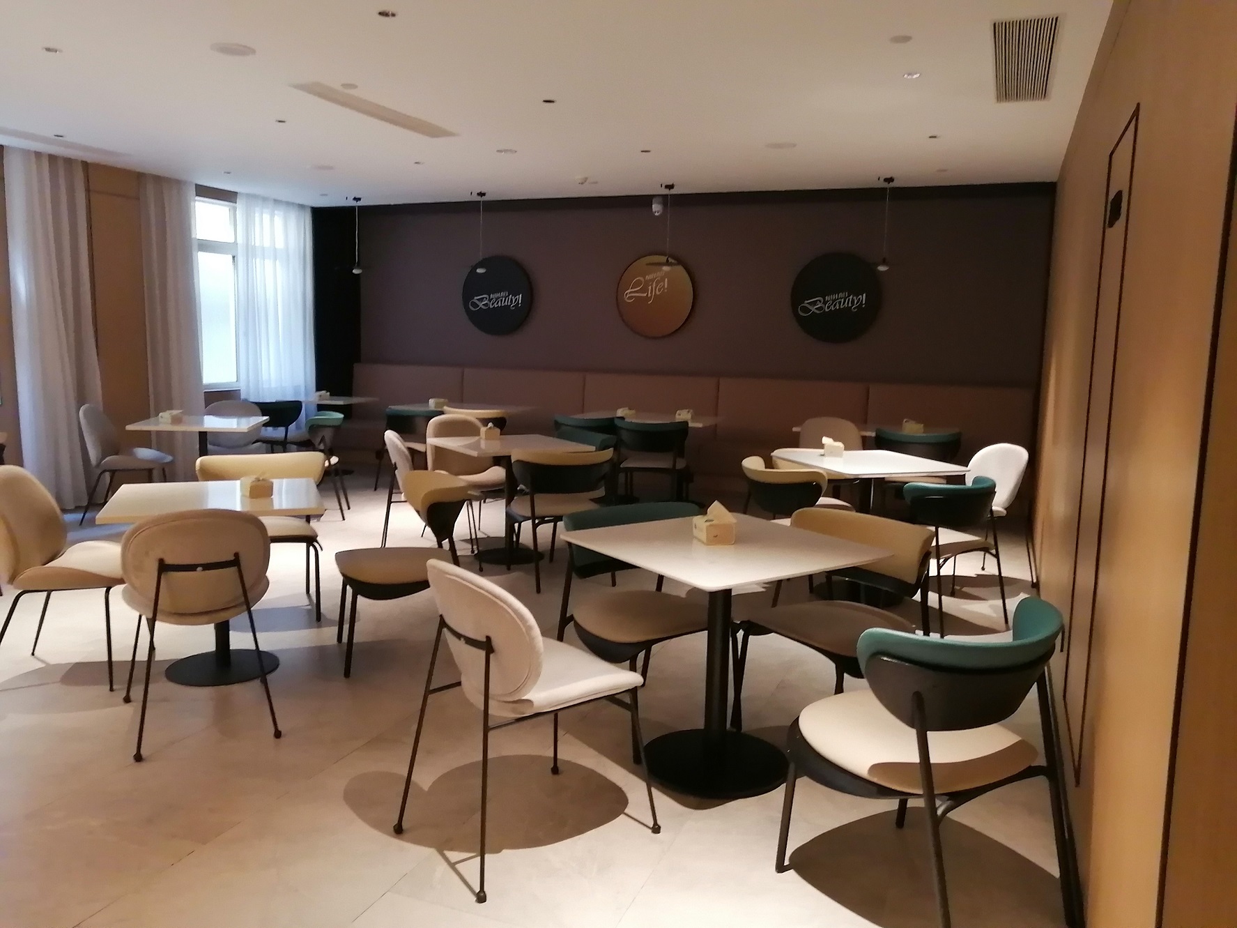 成都一環(huán)路東5段11號(hào)（你好酒店）1、2層房地產(chǎn)網(wǎng)絡(luò)拍賣公告